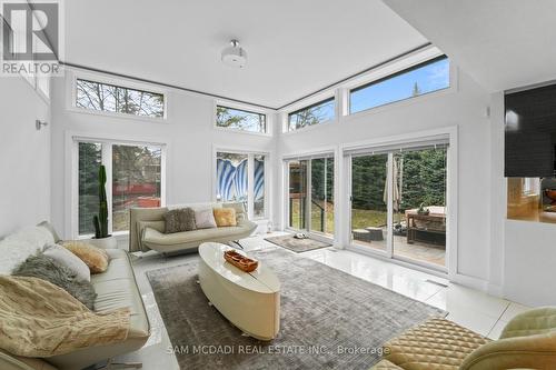 1434 Petrie Way, Mississauga, ON - Indoor Photo Showing Living Room