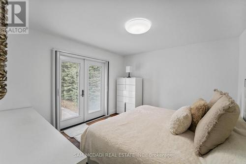 1434 Petrie Way, Mississauga, ON - Indoor Photo Showing Bedroom