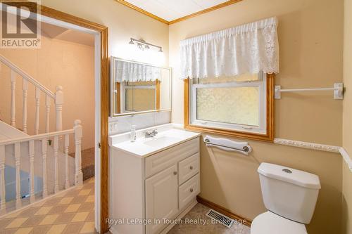 748 Overhead Bridge Road, Tiny, ON - Indoor Photo Showing Bathroom