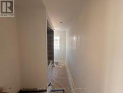 Main Washroom - 