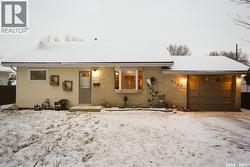 1126 Iroquois STREET W Moose Jaw, SK S6H 5B9