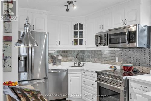 296 Weber Street E, Kitchener, ON - Indoor Photo Showing Kitchen With Stainless Steel Kitchen With Upgraded Kitchen