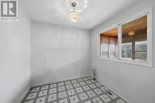 2838 Haughton Avenue, Ottawa, ON - Indoor Photo Showing Other Room