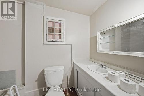 2838 Haughton Avenue, Ottawa, ON - Indoor Photo Showing Bathroom