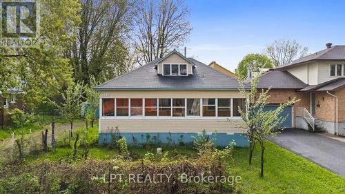 2838 HAUGHTON AVENUE  Ottawa, ON K2B 6Z3