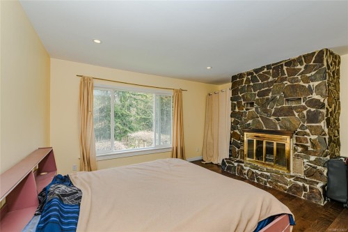 821 Fulford-Ganges Rd, Salt Spring, BC 