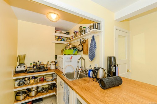 821 Fulford-Ganges Rd, Salt Spring, BC 