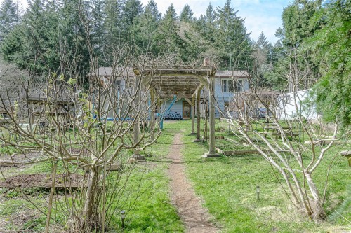 821 Fulford-Ganges Rd, Salt Spring, BC 