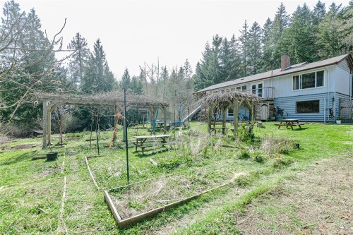 821 Fulford-Ganges Rd, Salt Spring, BC 