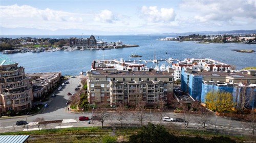 201-165 Kimta Rd  Victoria, BC V9A 7P1