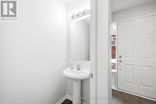 5 Island Creek Private, Ottawa, ON - Indoor Photo Showing Bathroom