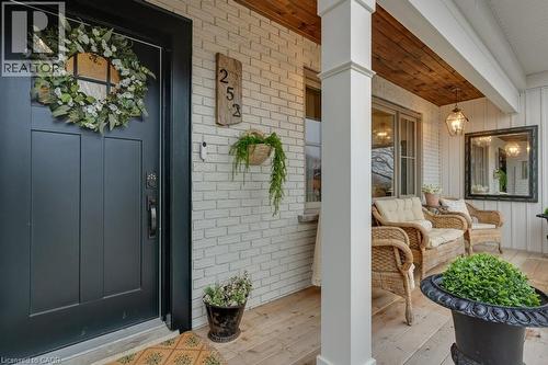 252 Shepherd Avenue, Cambridge, ON - Outdoor With Exterior