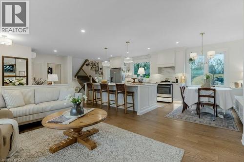 252 Shepherd Avenue, Cambridge, ON - Indoor Photo Showing Living Room
