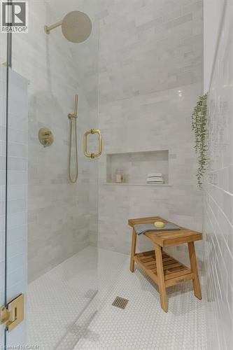 252 Shepherd Avenue, Cambridge, ON - Indoor Photo Showing Bathroom