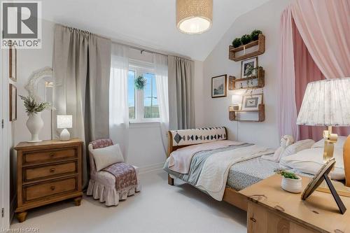 252 Shepherd Avenue, Cambridge, ON - Indoor Photo Showing Bedroom
