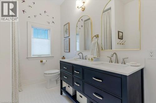 252 Shepherd Avenue, Cambridge, ON - Indoor Photo Showing Bathroom
