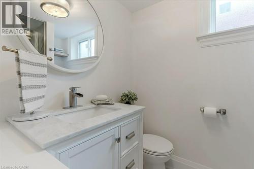 252 Shepherd Avenue, Cambridge, ON - Indoor Photo Showing Bathroom