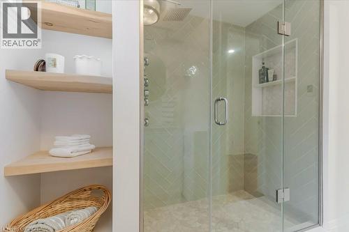 252 Shepherd Avenue, Cambridge, ON - Indoor Photo Showing Bathroom