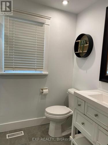 95 Langarth Street E, London South (South B), ON - Indoor Photo Showing Bathroom