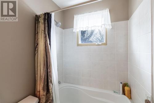 7 Golf Range Cres, Sault Ste. Marie, ON - Indoor Photo Showing Bathroom