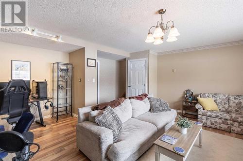 7 Golf Range Cres, Sault Ste. Marie, ON - Indoor Photo Showing Living Room