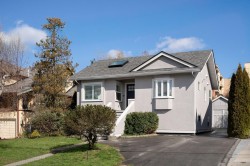 24 Lotus St Victoria, BC V9A 1P4