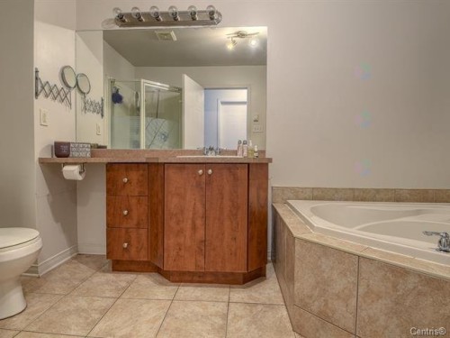 Salle de bains - 102-2964 Rue Montcalm, Vaudreuil-Dorion, QC - Indoor Photo Showing Bathroom