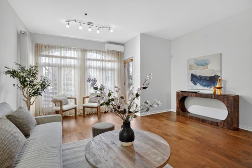 Salon - 105-275 Rue Upper Edison, Saint-Lambert, QC - Indoor Photo Showing Living Room