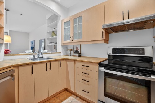 Cuisine - 105-275 Rue Upper Edison, Saint-Lambert, QC - Indoor Photo Showing Kitchen