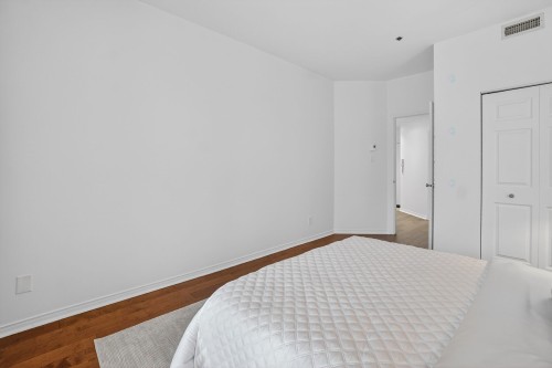 Chambre à coucher principale - 105-275 Rue Upper Edison, Saint-Lambert, QC - Indoor Photo Showing Bedroom