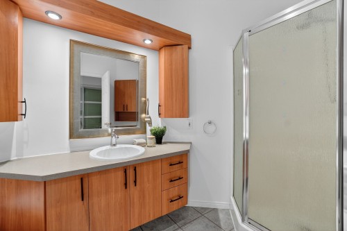 Salle de bains - 105-275 Rue Upper Edison, Saint-Lambert, QC - Indoor Photo Showing Bathroom