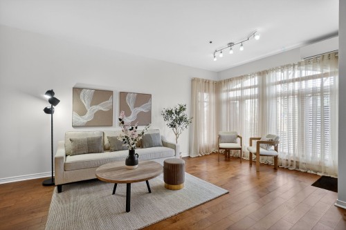 Salon - 105-275 Rue Upper Edison, Saint-Lambert, QC - Indoor Photo Showing Living Room