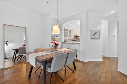 Salle à manger - 105-275 Rue Upper Edison, Saint-Lambert, QC - Indoor Photo Showing Dining Room