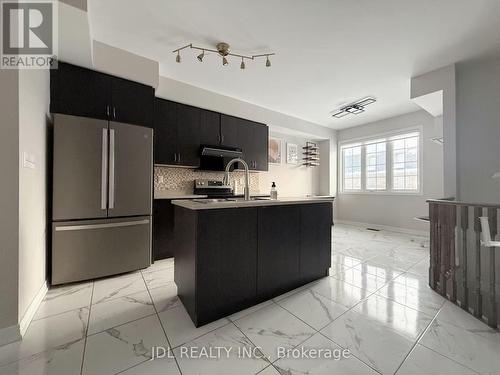 1374 Granrock Crescent, Mississauga, ON - Indoor Photo Showing Kitchen