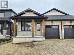 104 THACKERAY Way Harriston, ON N0G 1Z0