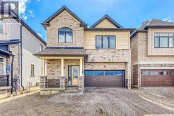 681 CATALINA Manor Pickering, ON L1X 0V1