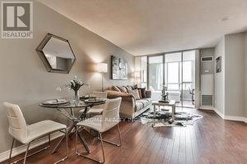 607 - 260 DORIS AVENUE  Toronto, ON M2N 6X9