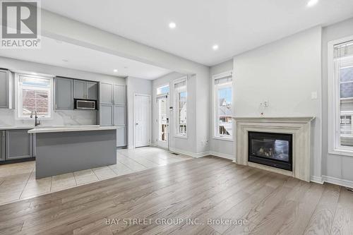 5 Tottenham Court, Markham, ON - Indoor With Fireplace