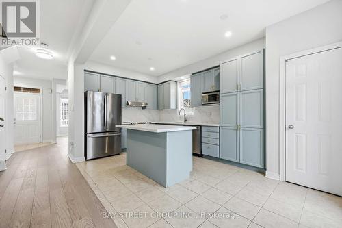 5 Tottenham Court, Markham, ON - Indoor Photo Showing Kitchen With Stainless Steel Kitchen