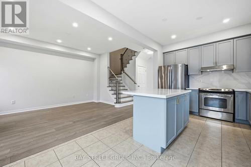5 Tottenham Court, Markham, ON - Indoor Photo Showing Kitchen With Stainless Steel Kitchen With Upgraded Kitchen
