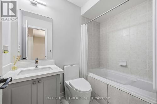 5 Tottenham Court, Markham, ON - Indoor Photo Showing Bathroom