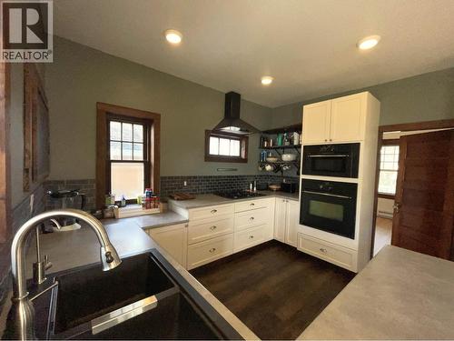 3875 Second Avenue, Smithers, BC - Indoor Photo Showing Kitchen