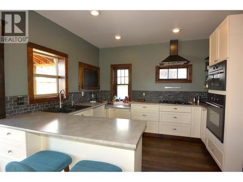 3875 Second Avenue, Smithers, BC - Indoor Photo Showing Kitchen