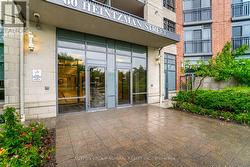 1138 - 60 HEINTZMAN STREET Toronto, ON M6P 5A1
