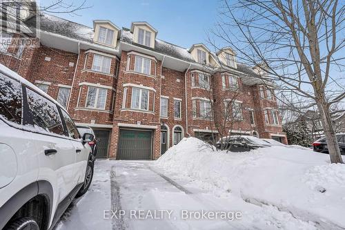 142 Hall Street, Richmond Hill, ON - Outdoor With Facade