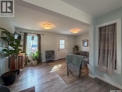 442 Front Street W, Eastend, SK - Indoor
