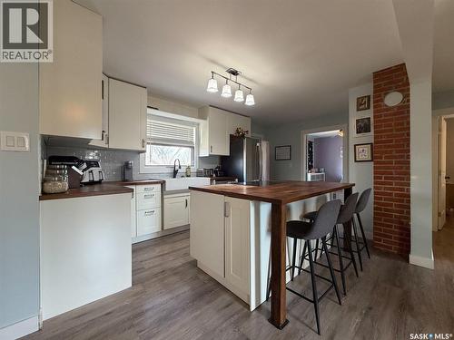 442 Front Street W, Eastend, SK - Indoor Photo Showing Kitchen