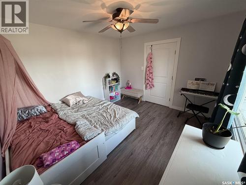 442 Front Street W, Eastend, SK - Indoor Photo Showing Bedroom