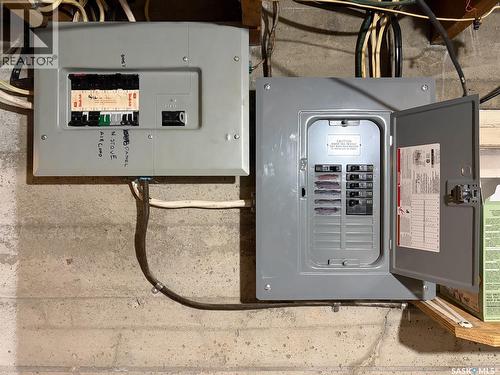 442 Front Street W, Eastend, SK - Indoor