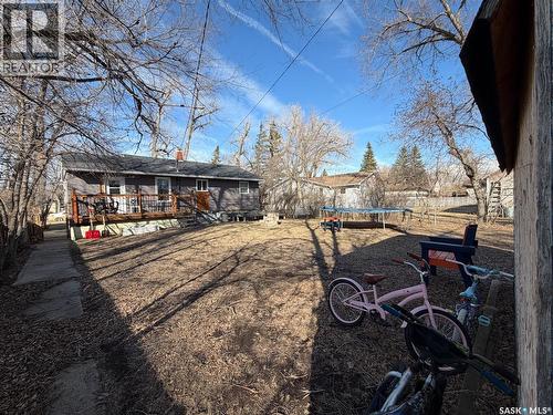 442 Front Street W, Eastend, SK - Outdoor